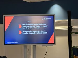 Folie aus dem Vortrag von Jens Heil beim StrategieCamp 2025 zur menschlichen Dimension von Strategie, Kultur und Veränderung.